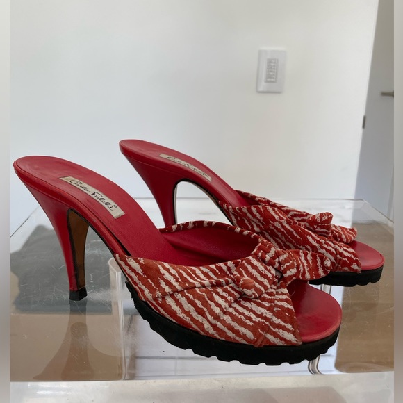 Carlos Falchi Vintage Peep Toe Heels - Picture 4 of 5